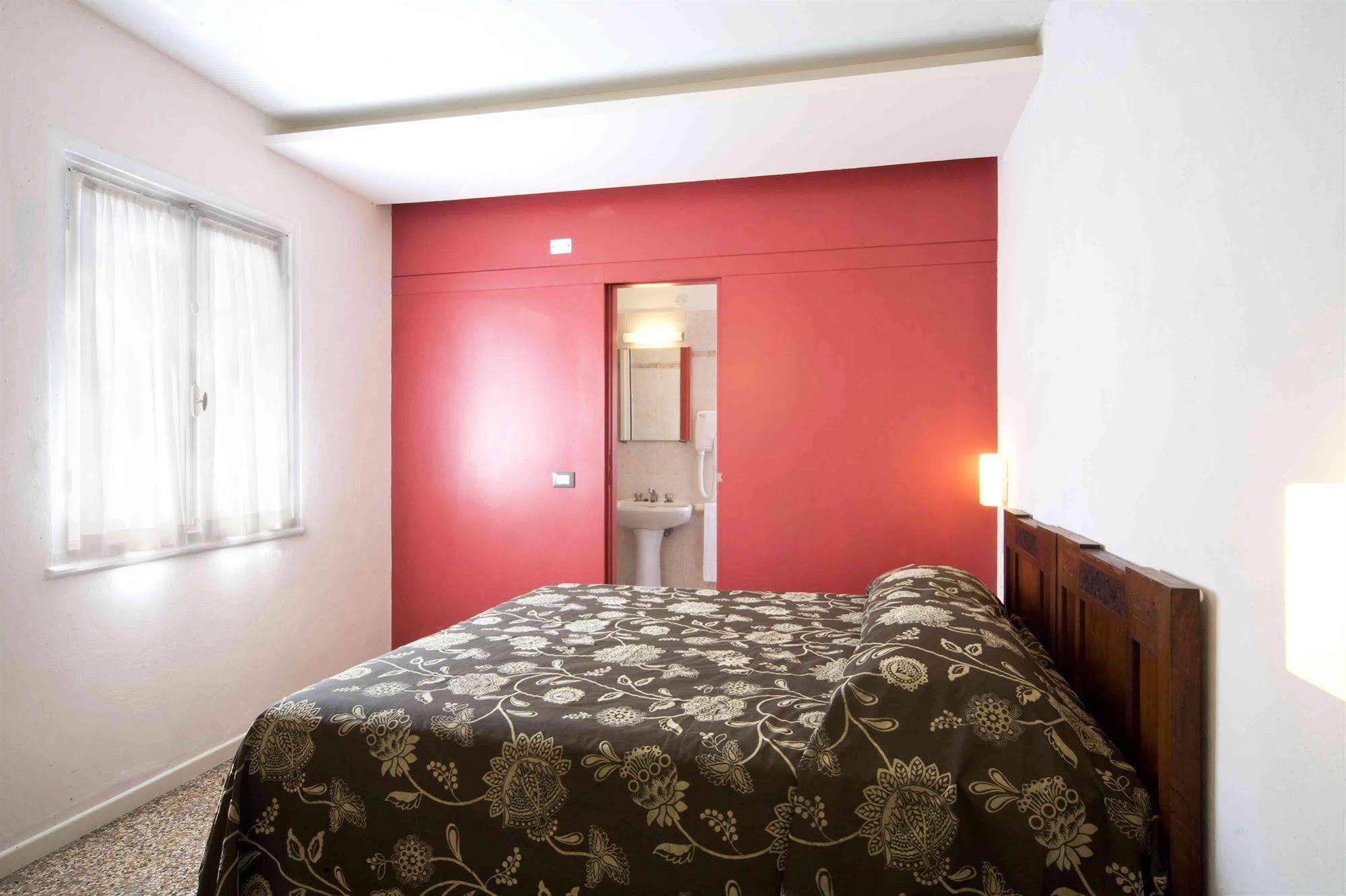 Hotel Europa Λεβάντο Εξωτερικό φωτογραφία