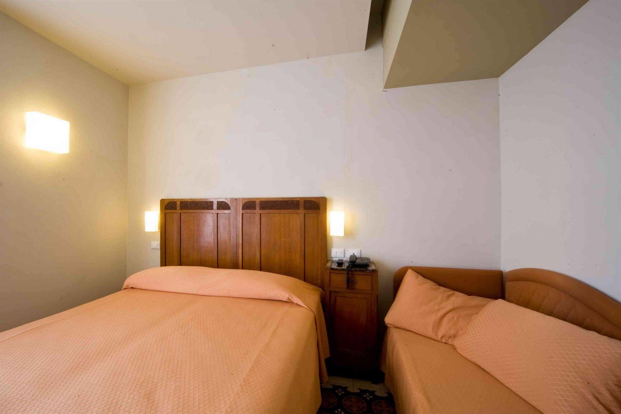 Hotel Europa Λεβάντο Εξωτερικό φωτογραφία